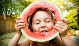 吃瓜吃到肚子抽筋视频大全,欢乐无限