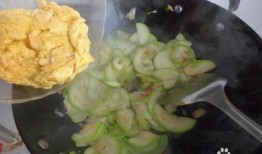 宝宝吃角瓜饭视频,营养美味，一口接一口